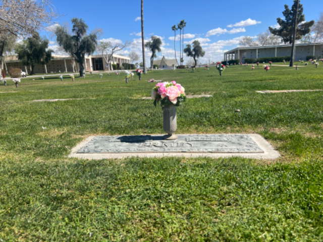 Flower delivery for Lula Z. Ermey