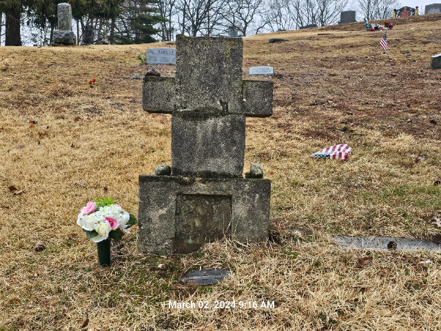 Flower delivery for Lois Beatrice Antoinette Titus