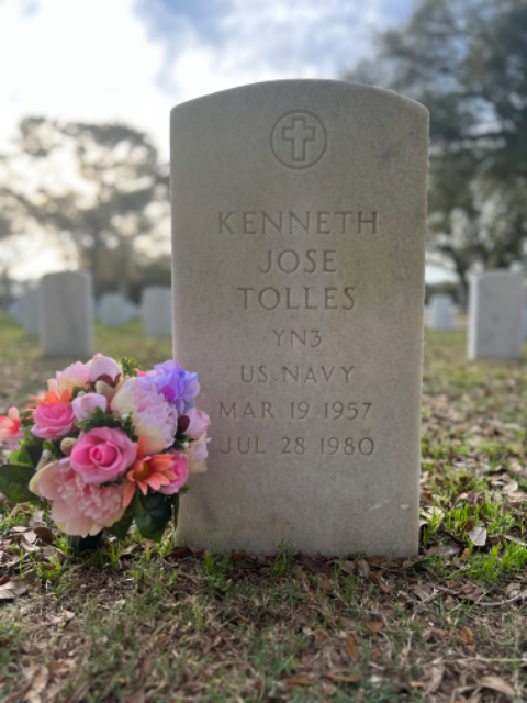 Flower delivery for Kenneth Jose Tolles Zabaleta