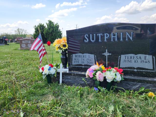 Flower delivery for ROBERT L SUTPHIN