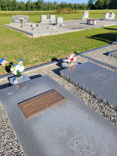 Flower delivery for Darlene Thompson