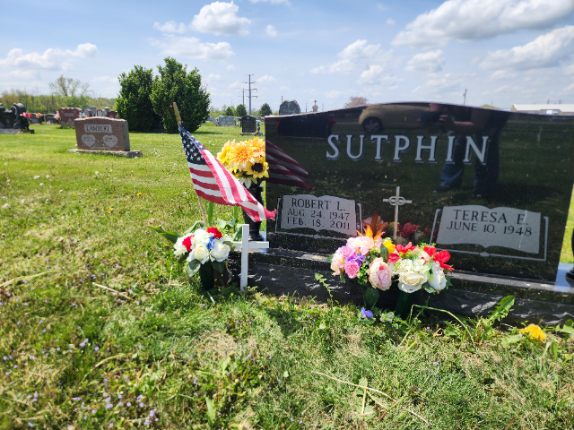 Flower delivery for ROBERT L SUTPHIN
