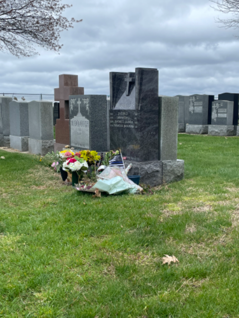 Flower delivery for PETRUS THOMAS RATAJCZYK