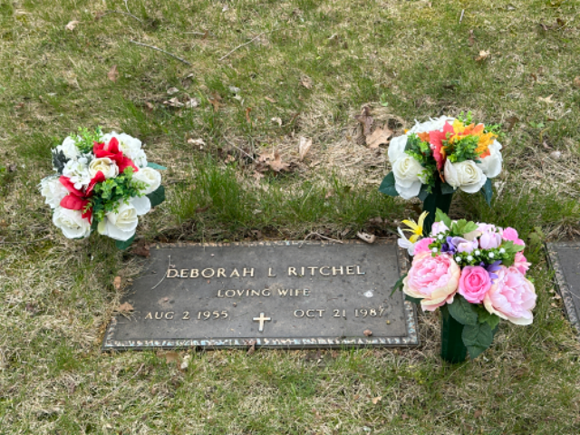 Flower delivery for Deborah L Ritchel