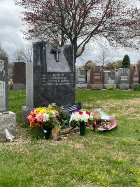 Flower delivery for PETRUS THOMAS RATAJCZYK