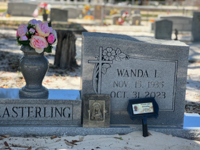 Flower delivery for Wanda Easterling