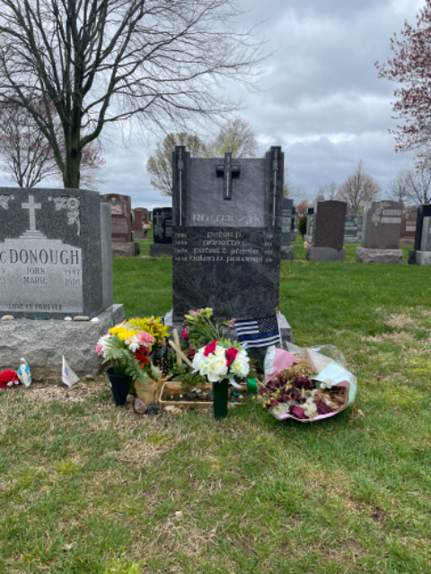 Flower delivery for PETRUS THOMAS RATAJCZYK