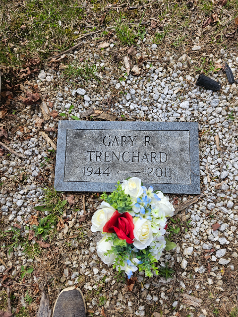 Flower delivery for Gary R Trenchard