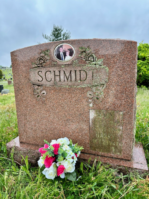 Flower delivery for Mary Schmidt