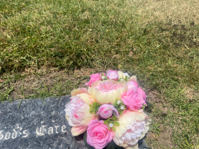 Flower delivery for Julie Christine Estrada