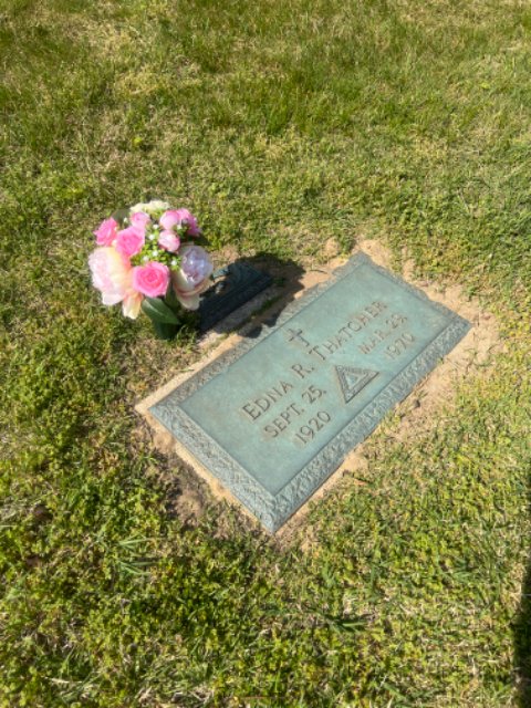 Flower delivery for Edna Frances Thatcher