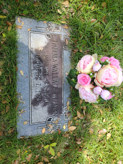 Flower delivery for Thelma Wallace Tillman