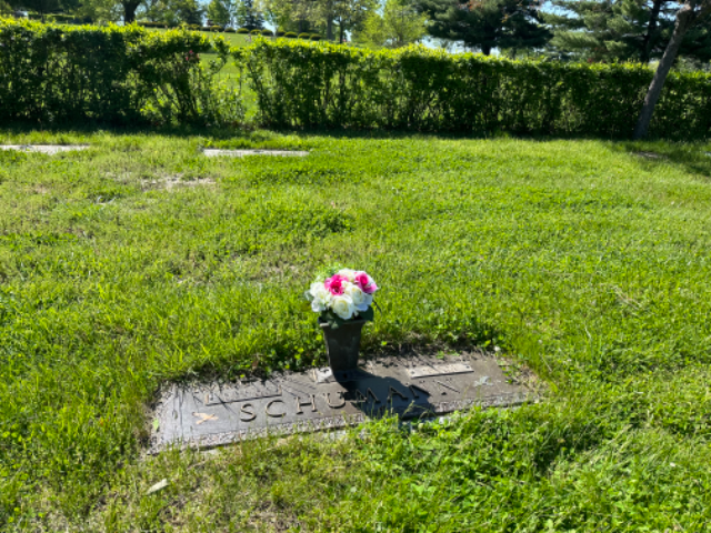 Flower delivery for Lucille Balluff Schumann