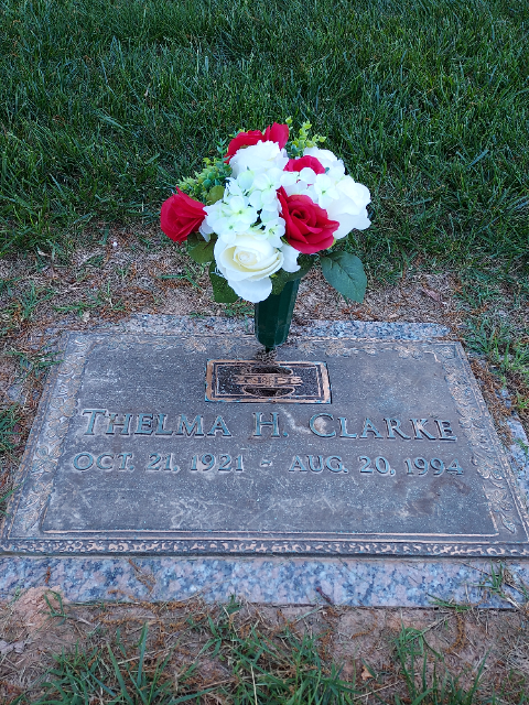 Flower delivery for Thelma Ruth/Heitsenrether Clarke