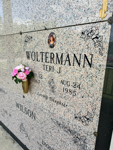 Flower delivery for Teri J. Woltermann