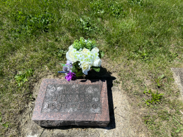 Flower delivery for Lars W. Jensen