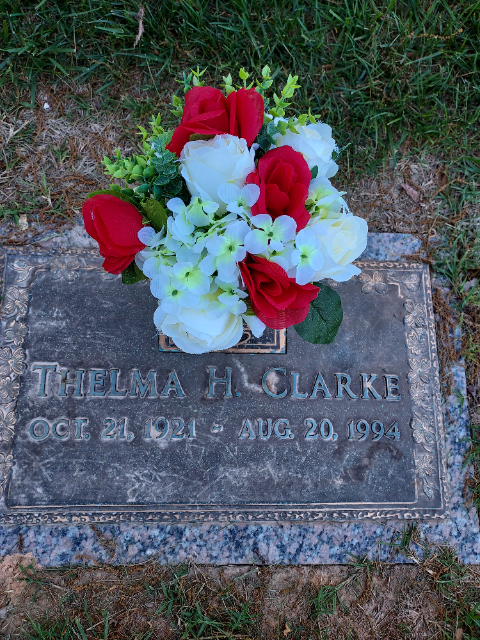 Flower delivery for Thelma Ruth/Heitsenrether Clarke