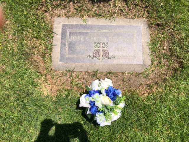 Flower delivery for Jose Garcia Revelez