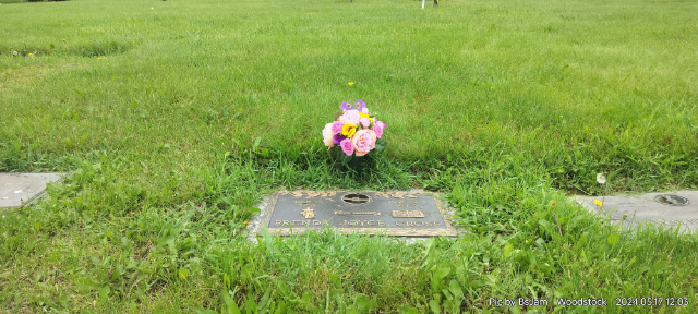 Flower delivery for Brenda Joyce Cross