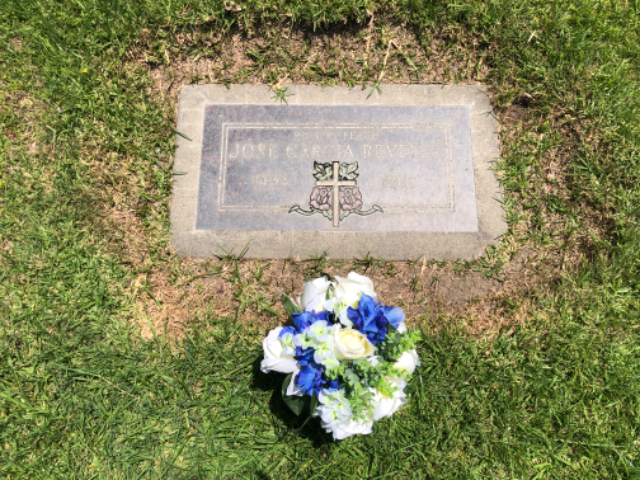 Flower delivery for Jose Garcia Revelez