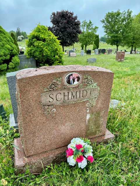Flower delivery for Mary Schmidt