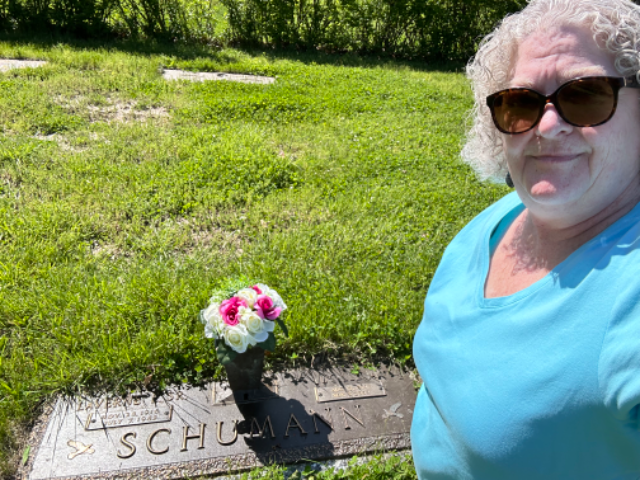 Flower delivery for Lucille Balluff Schumann