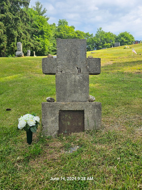 Flower delivery for Lois Beatrice Antoinette Titus