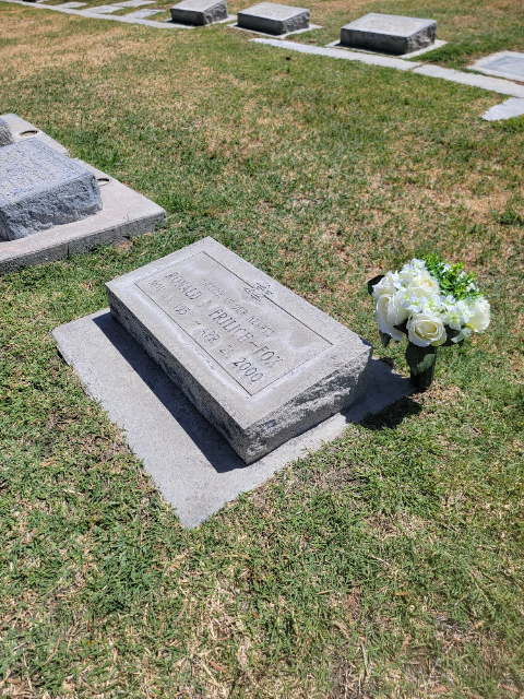 Flower delivery for Ronald J Frilich-Fox