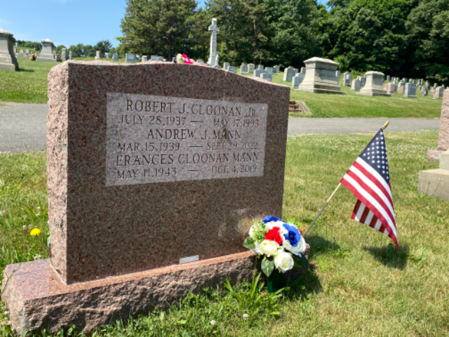 Flower delivery for Robert James Cloonan