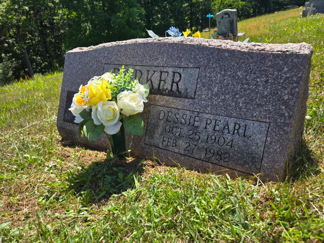 Flower delivery for Dessie Barker