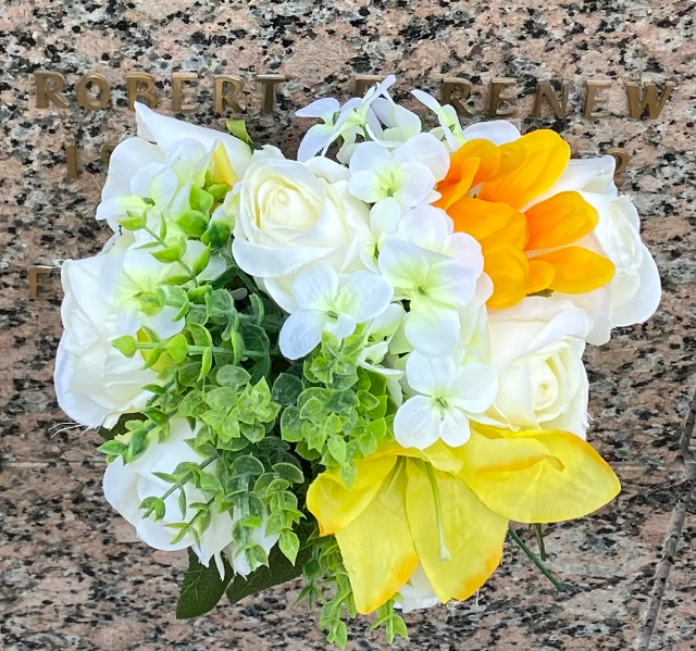 Flower delivery for Robert E Renew