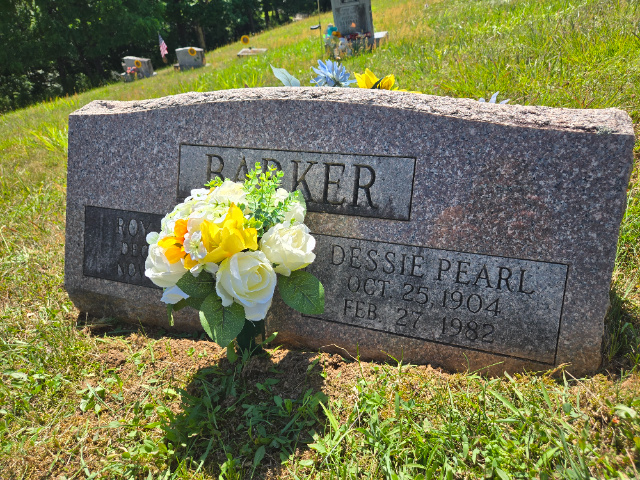 Flower delivery for Dessie Barker