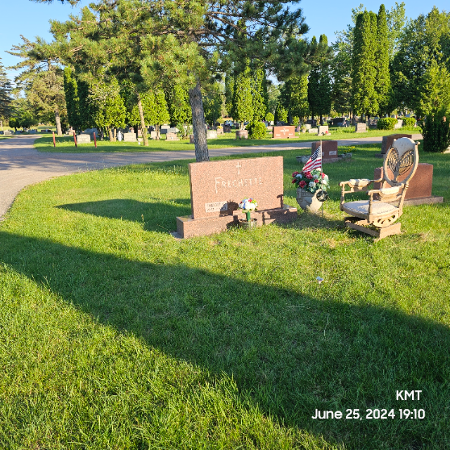 Flower delivery for Robert G Frechette