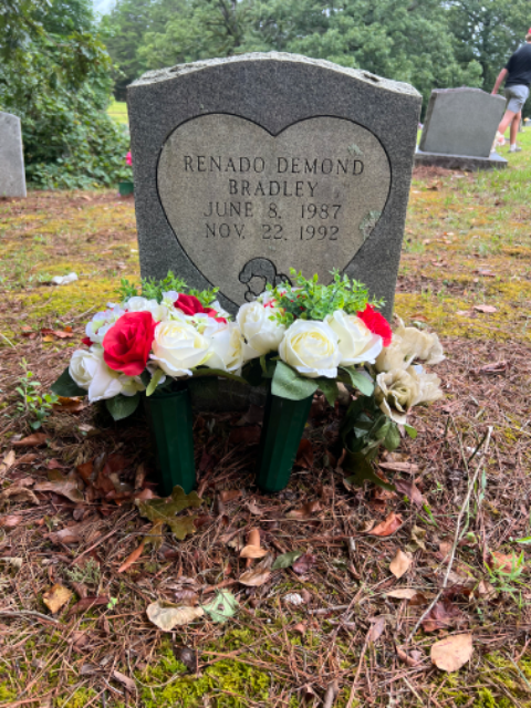 Flower delivery for Renado Demond Bradley