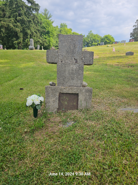Flower delivery for Lois Beatrice Antoinette Titus