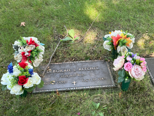 Flower delivery for Deborah L Ritchel