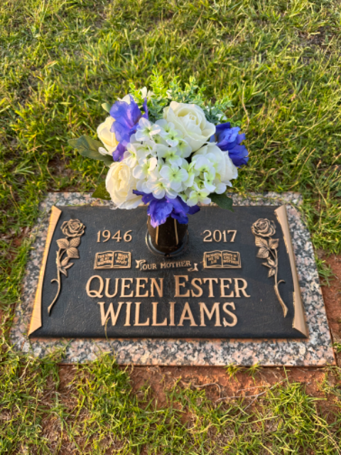 Flower delivery for Queen Ester Williams