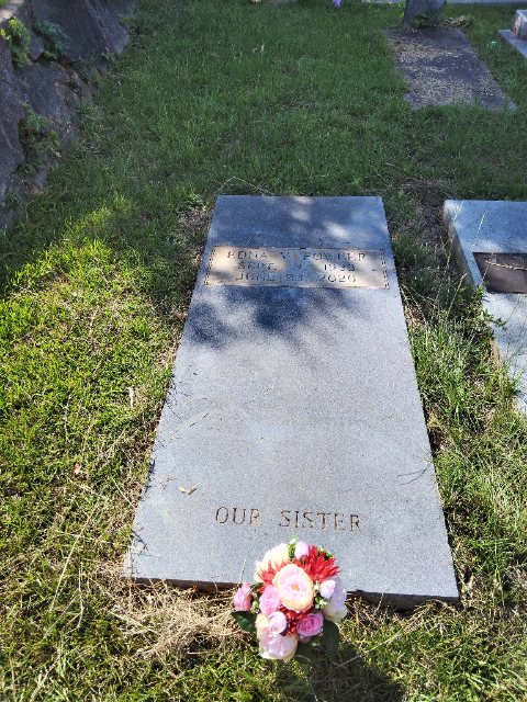 Flower delivery for Edna Mae Fowler