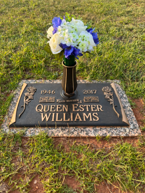 Flower delivery for Queen Ester Williams