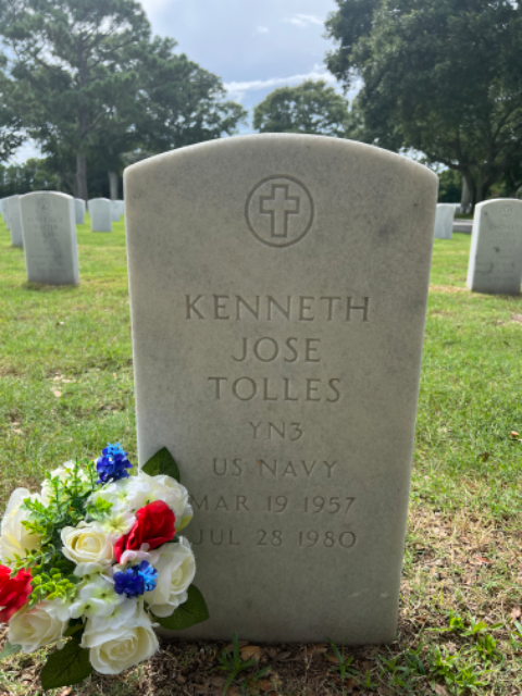 Flower delivery for Kenneth Jose Tolles Zabaleta