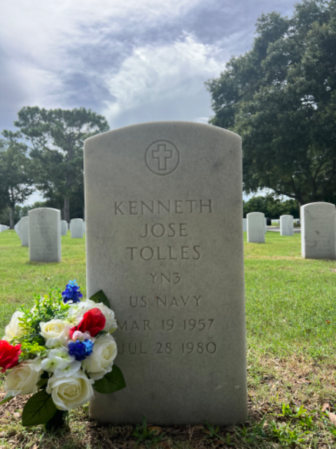 Flower delivery for Kenneth Jose Tolles Zabaleta