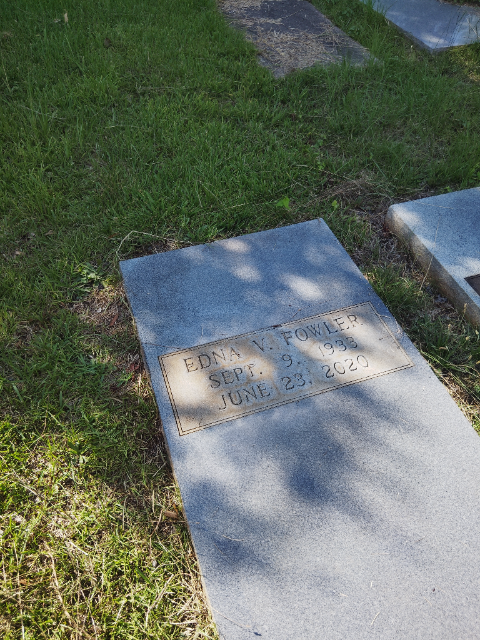 Flower delivery for Edna Mae Fowler