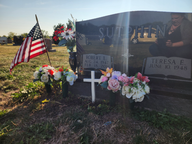 Flower delivery for ROBERT L SUTPHIN
