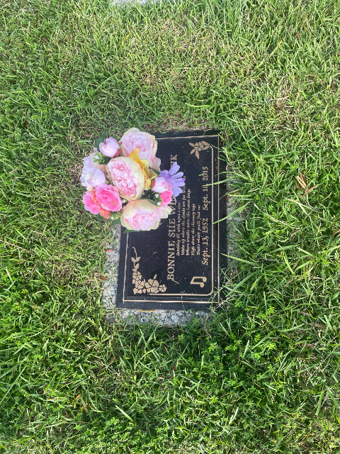 Flower delivery for Bonnie Sue Csik