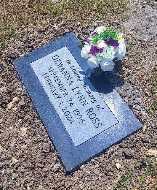 Flower delivery for Dewanna Lynn Ross