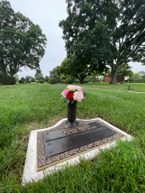 Flower delivery for Rahim Nejati