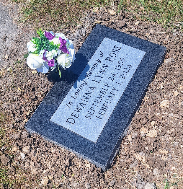 Flower delivery for Dewanna Lynn Ross