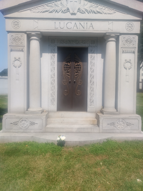 Flower delivery for Salvatore Lucania