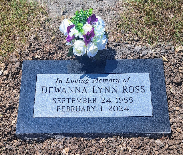 Flower delivery for Dewanna Lynn Ross