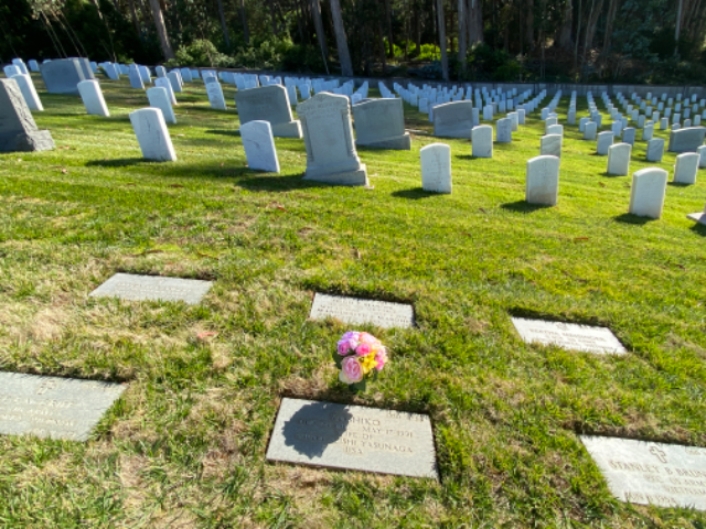 Flower delivery for Yoshiko Yasunaga